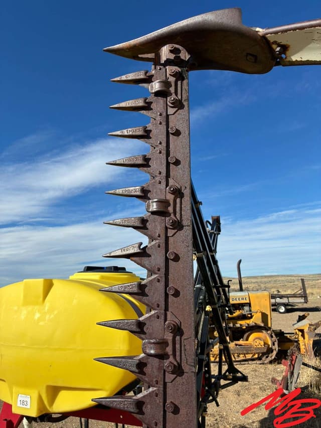 Image of International Harvester 230 equipment image 4