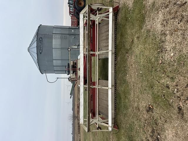 Image of International Harvester 230 equipment image 2
