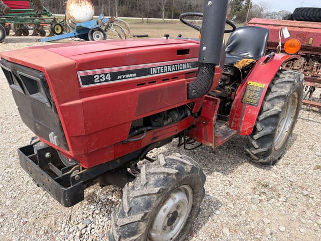Image of International Harvester 234 equipment image 1