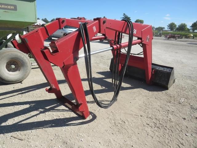 Image of International Harvester 2350 equipment image 2