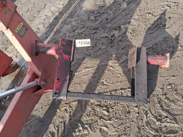 Image of International Harvester 2350 equipment image 3