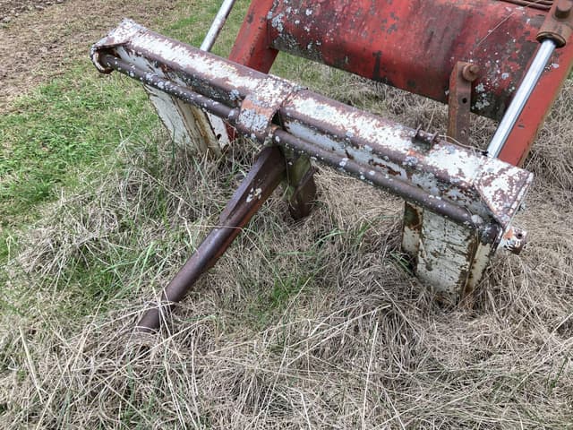 Image of International 2350 equipment image 3