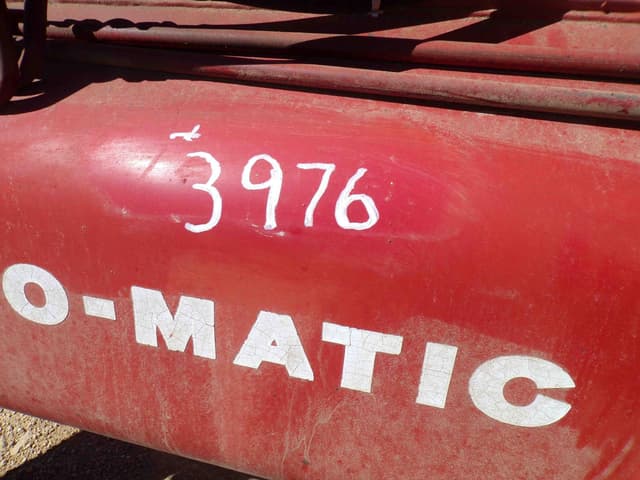 Image of International Harvester 2350 equipment image 1