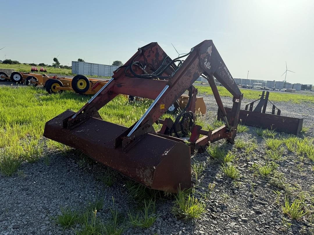 Image of International Harvester 2350 Primary image