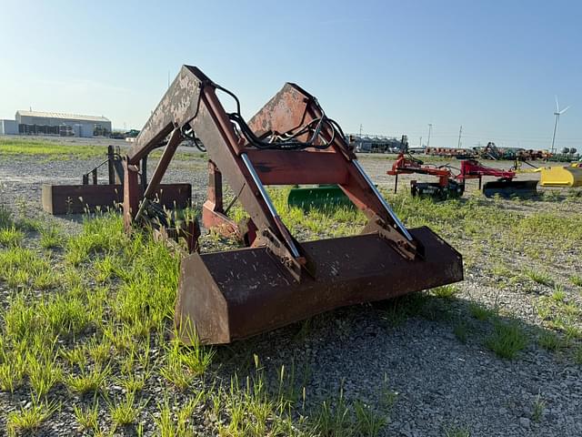Image of International Harvester 2350 equipment image 1
