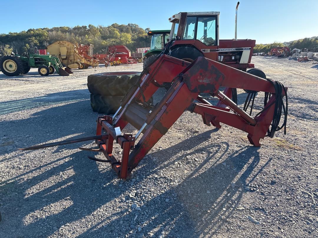 Image of International Harvester 2350 Image 0
