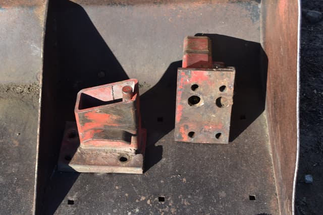 Image of International Harvester 2350 equipment image 4