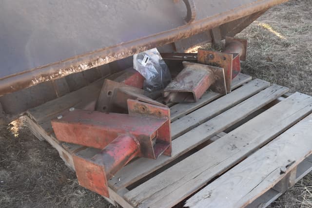 Image of International Harvester 2350 equipment image 3