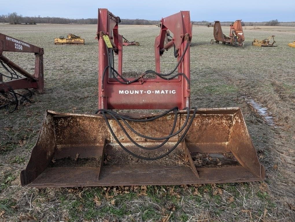 International Harvester 2350 Equipment Image0