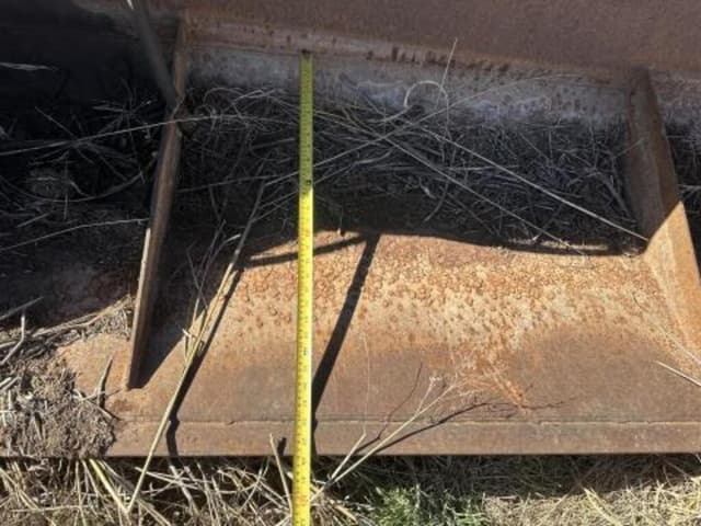 Image of International Harvester 2350 equipment image 1