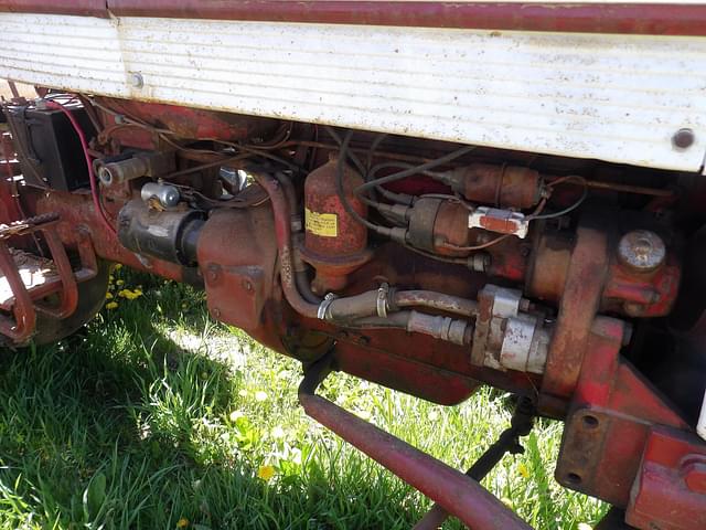 Image of International Harvester 240 equipment image 1