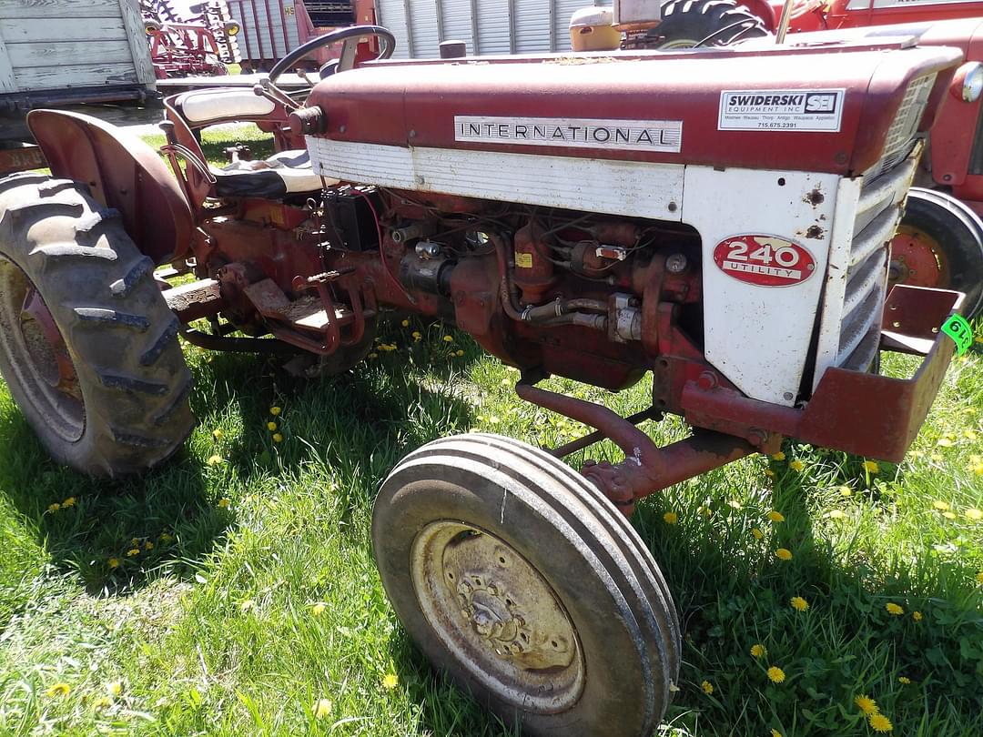 Image of International Harvester 240 Primary image
