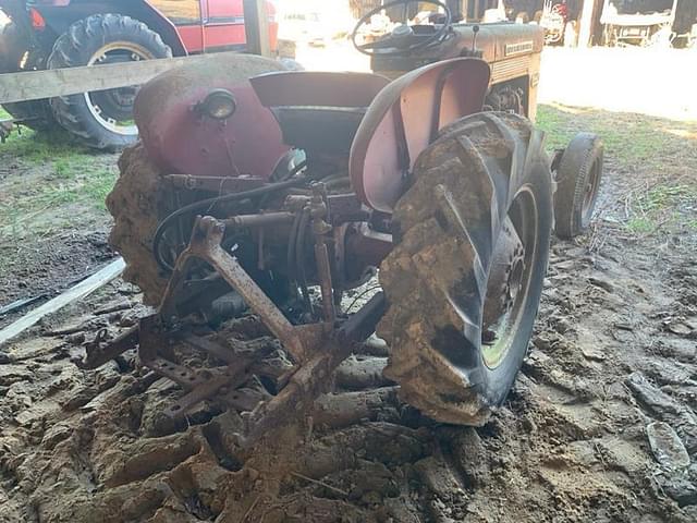 Image of International Harvester 240 equipment image 3