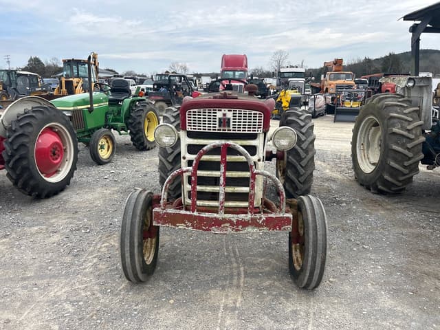 Image of International Harvester 240 equipment image 1