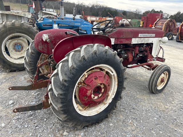 Image of International Harvester 240 equipment image 3
