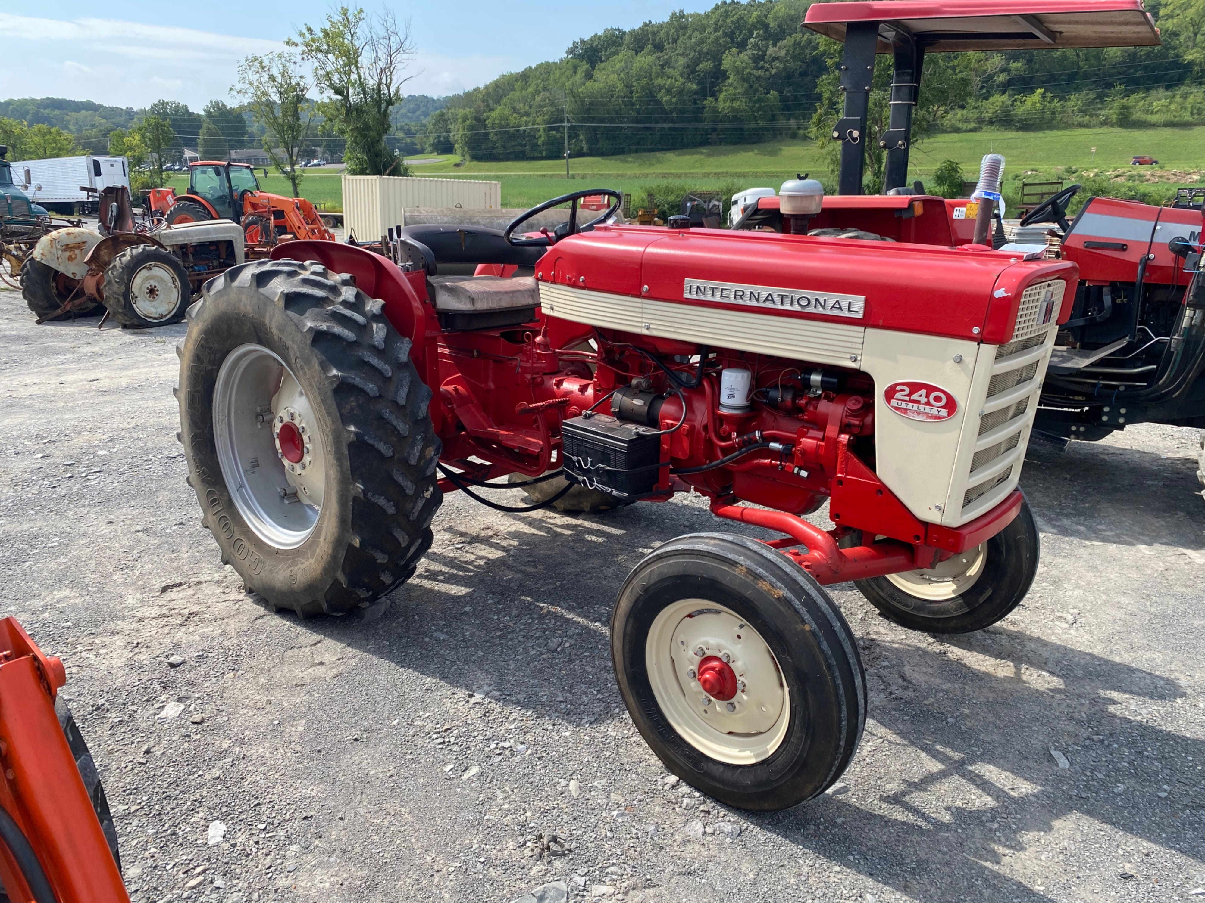 Main image International Harvester 240