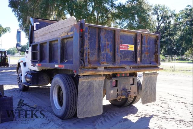 Image of International 4200 equipment image 3