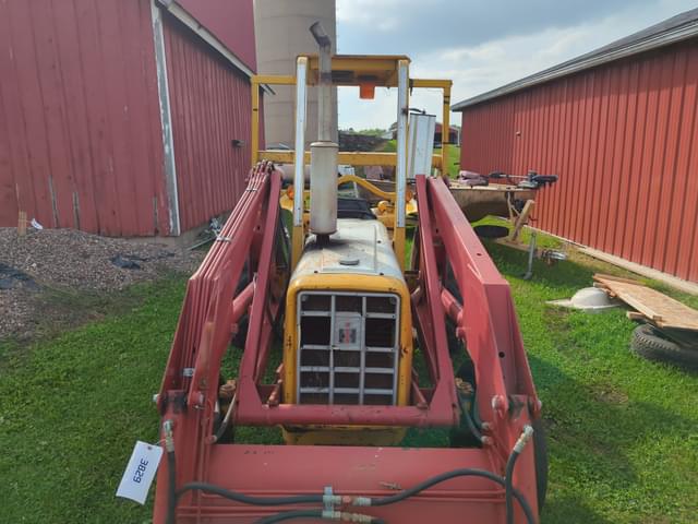 Image of International Harvester 2400B equipment image 1