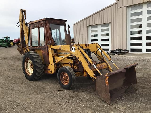 Image of International Harvester 2400A equipment image 2