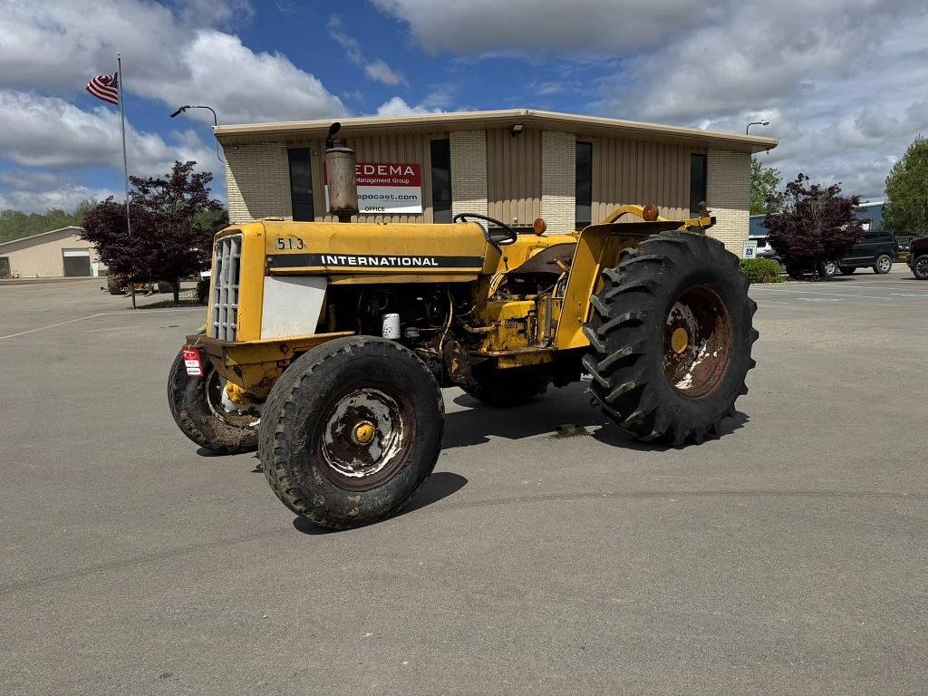 Image of International Harvester 2400B Primary image