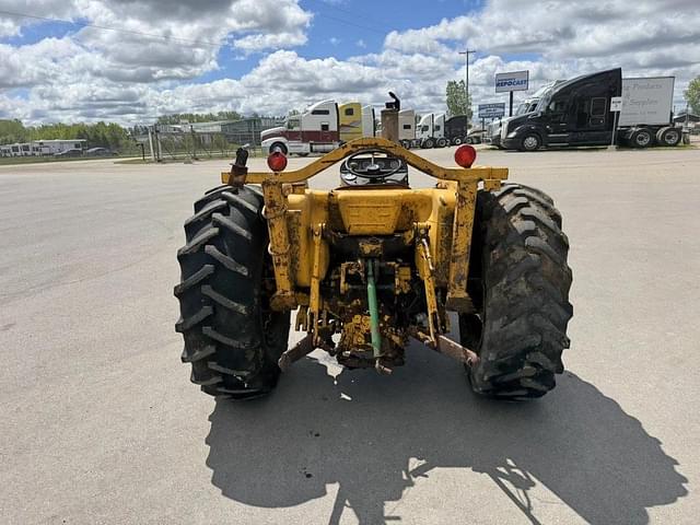 Image of International Harvester 2400B equipment image 4