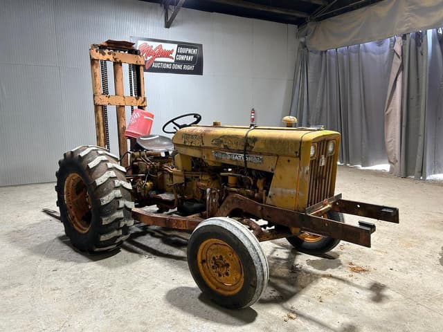 Image of International Harvester 2404 equipment image 4