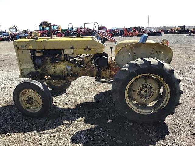 Image of International Harvester 2404 equipment image 3