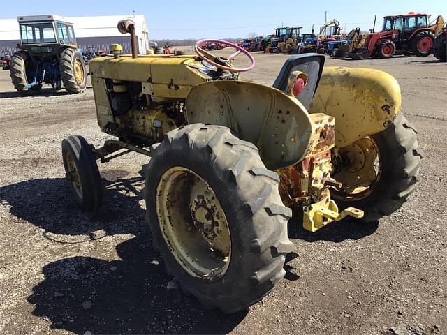 Image of International Harvester 2404 equipment image 4