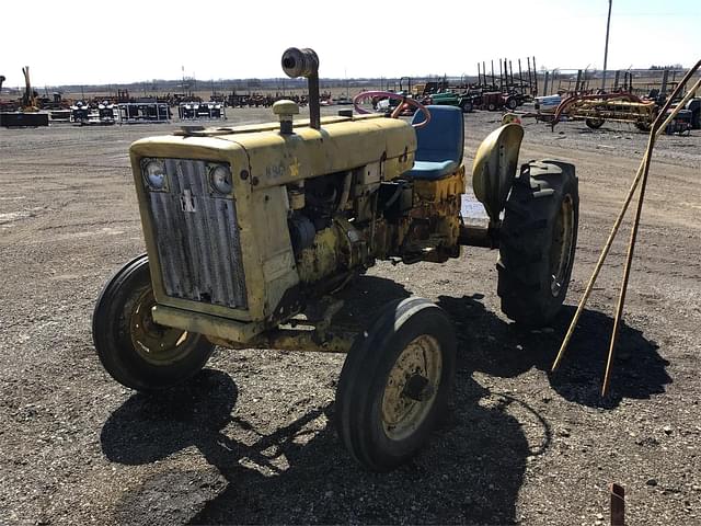 Image of International Harvester 2404 equipment image 1