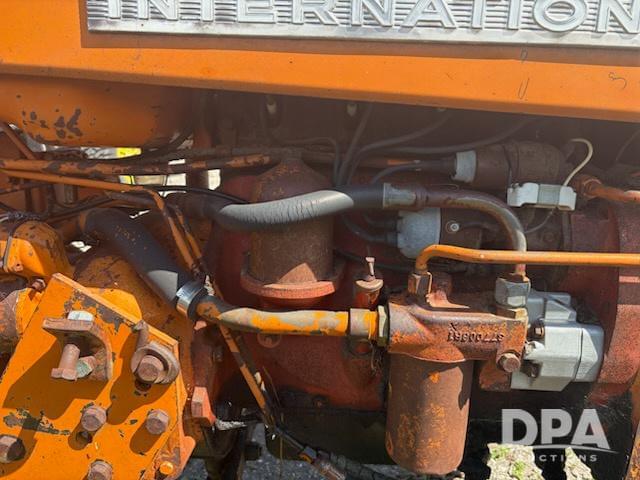 Image of International Harvester 2404 equipment image 4