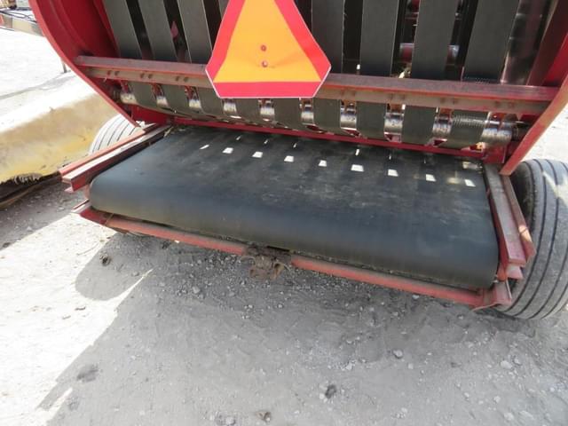 Image of International Harvester 241 equipment image 4