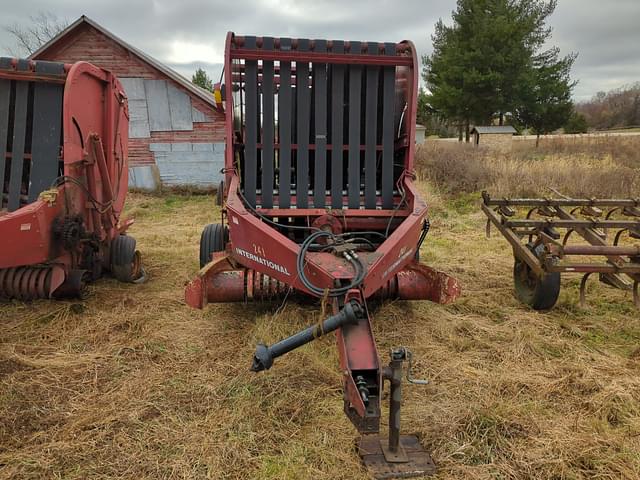 Image of International Harvester 241 equipment image 1