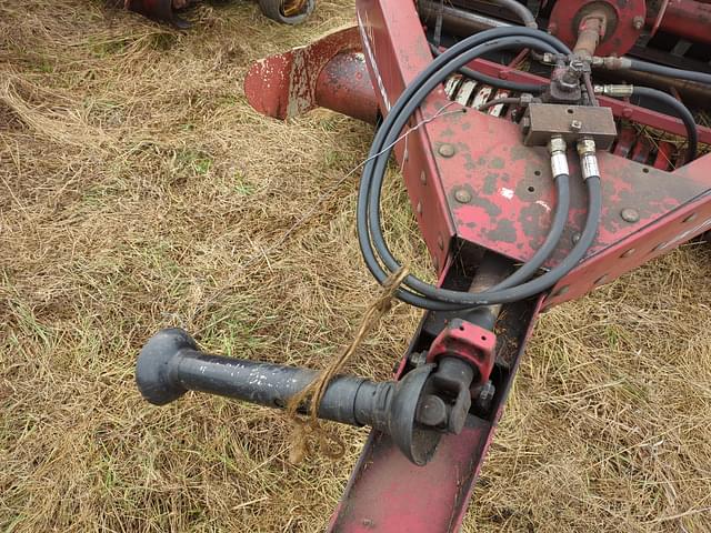 Image of International Harvester 241 equipment image 3