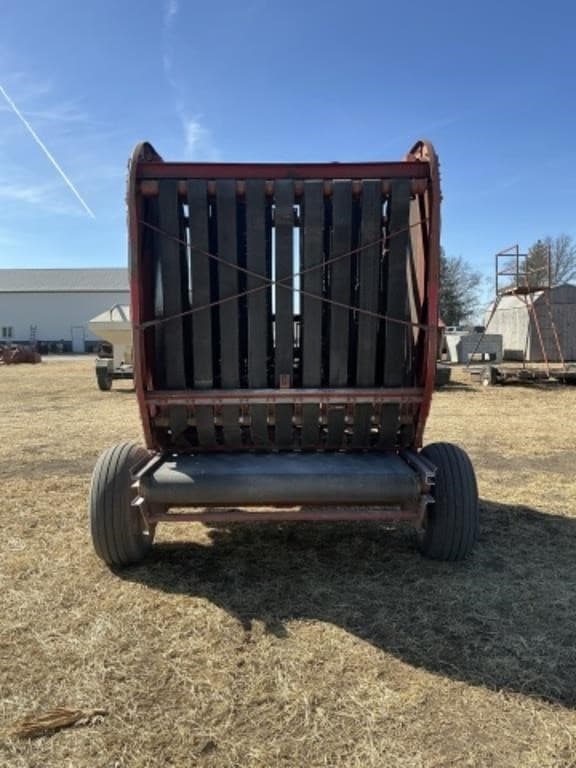 Image of International Harvester 241 equipment image 3