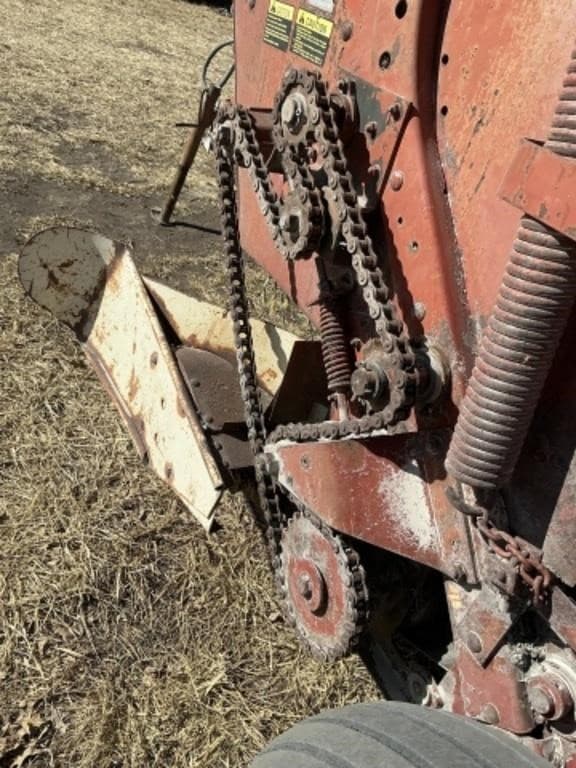 Image of International Harvester 241 equipment image 4