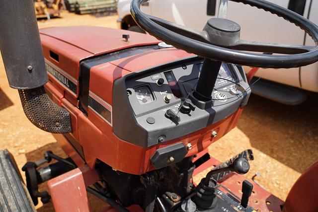 Image of International Harvester 244 equipment image 3