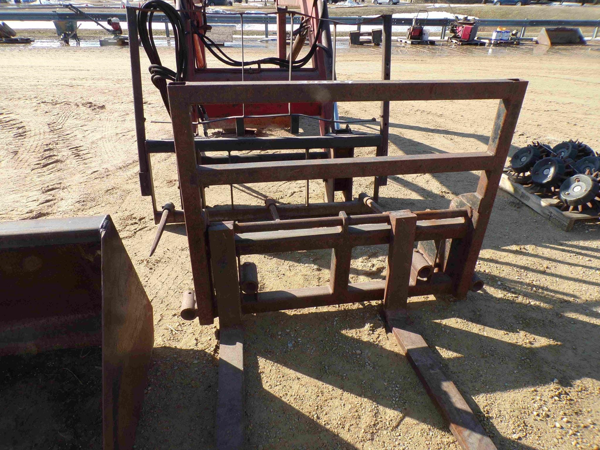 International Harvester 2450 Equipment Image0