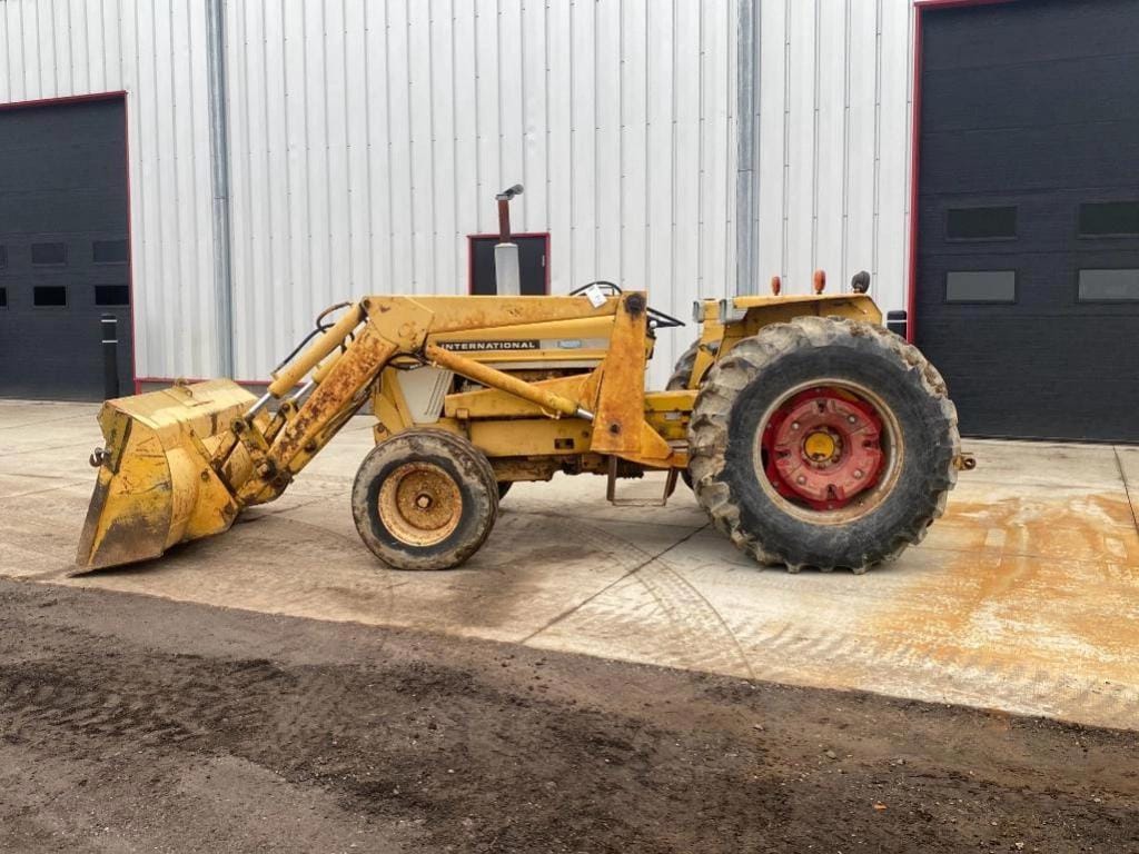 Main image International Harvester 2500A