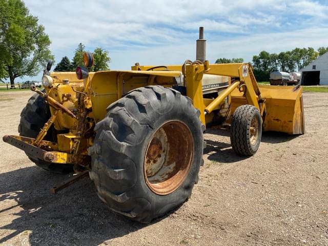 Image of International Harvester 2500A equipment image 2