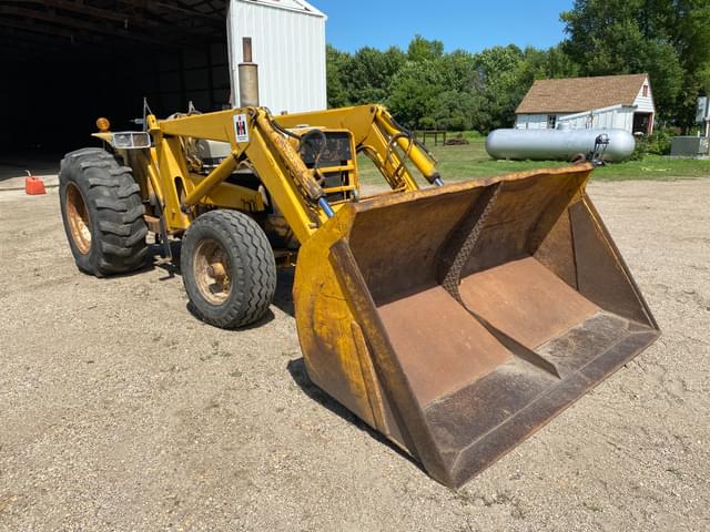 Image of International Harvester 2500A equipment image 1