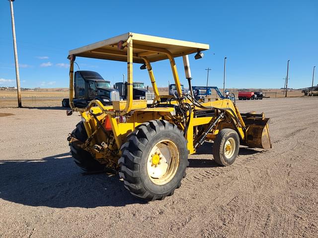 Image of International Harvester 2500B equipment image 2