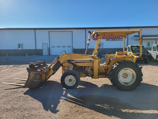 Image of International Harvester 2500B equipment image 4