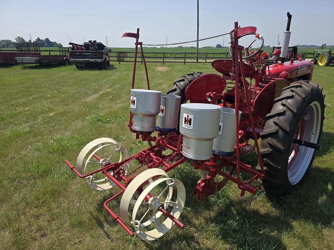 Image of International Harvester 251 Primary image