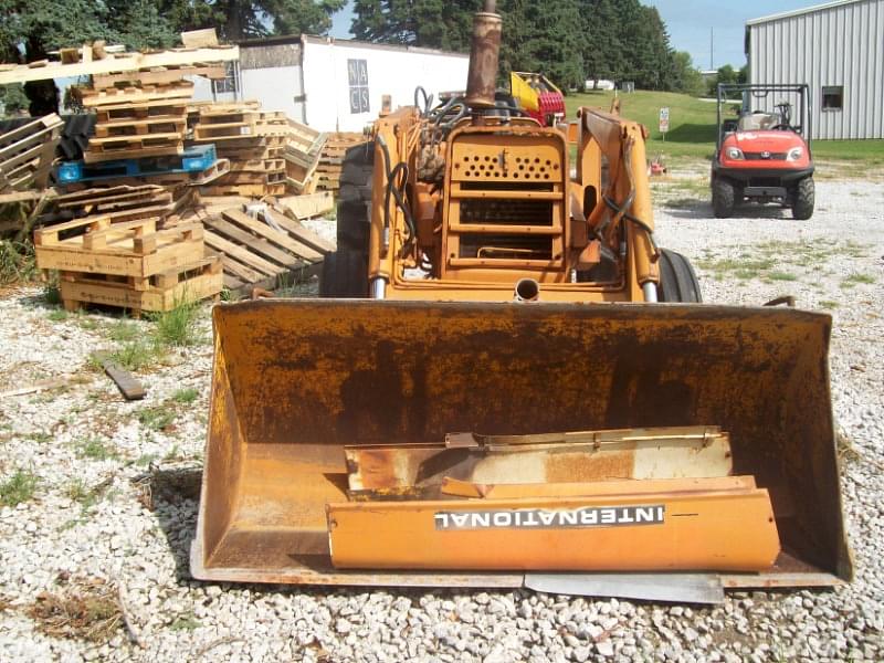 Image of International Harvester 2510B Image 1