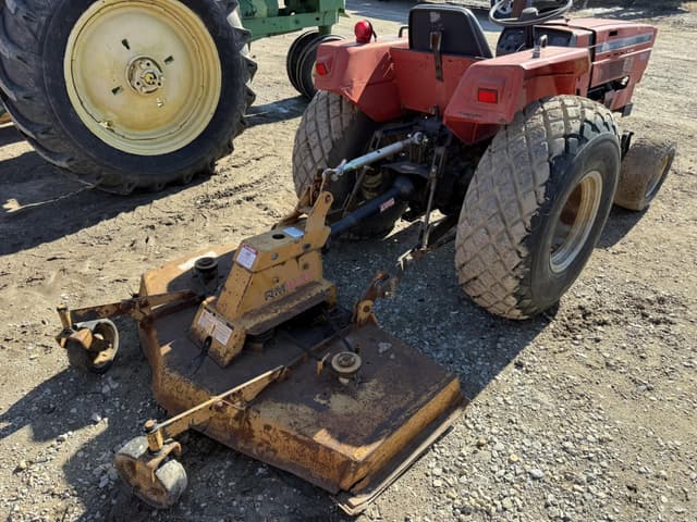 Image of International Harvester 254 equipment image 3