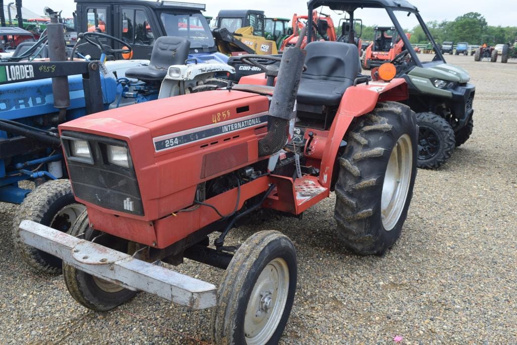 Main image International Harvester 254