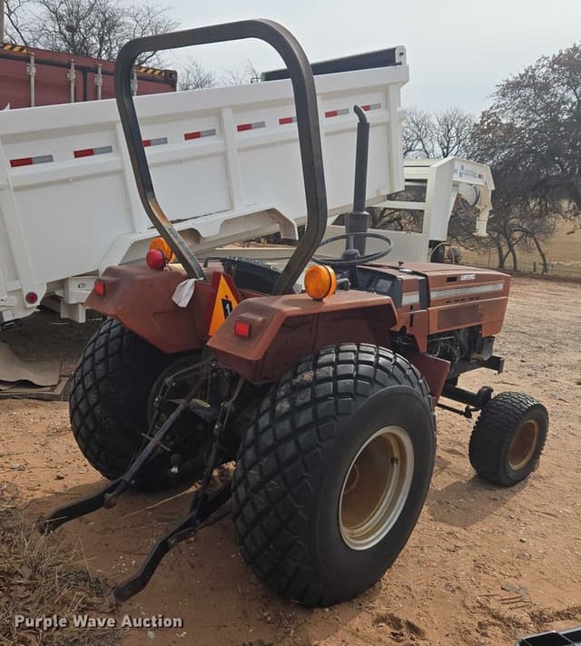 Image of International Harvester 254 equipment image 4