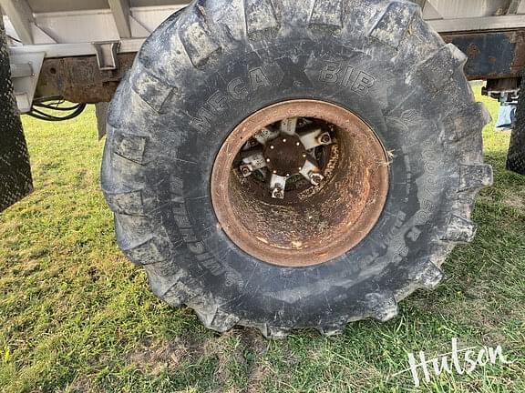 Image of International Harvester 2554 equipment image 4