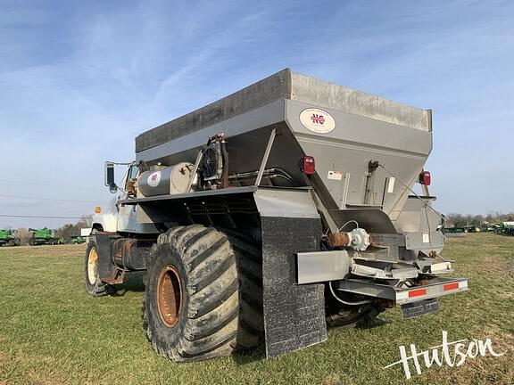 Image of International Harvester 2554 equipment image 3