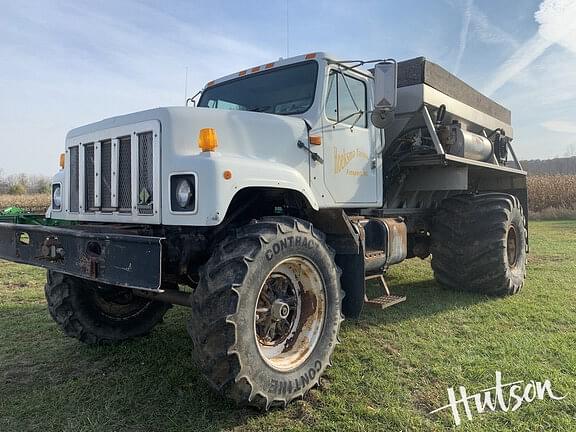 Image of International Harvester 2554 equipment image 1